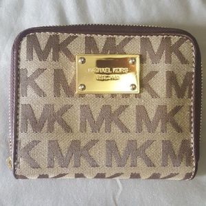 Beautiful MICHAEL KORS Wallet